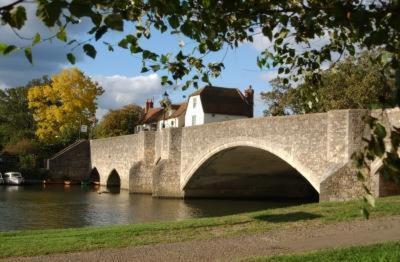 Kingfisher Barn Bed & Breakfast Abingdon-on-Thames Exterior foto